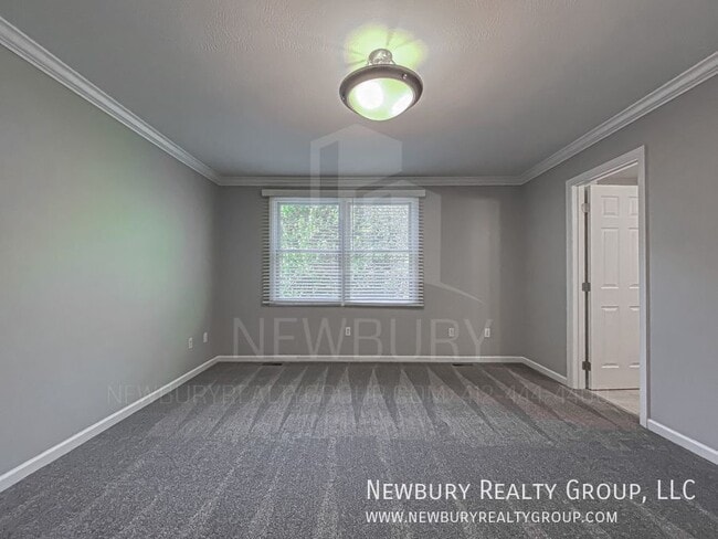 Building Photo - 135 Banksville Pl