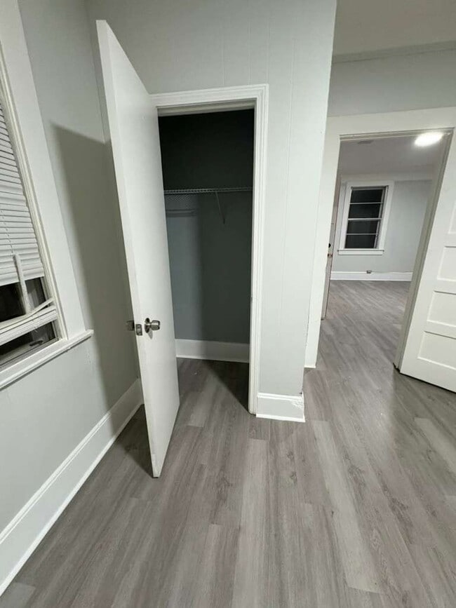 Building Photo - 309 3rd St