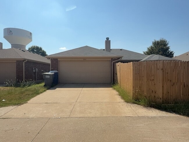 Building Photo - 2333 Cedarwood Dr