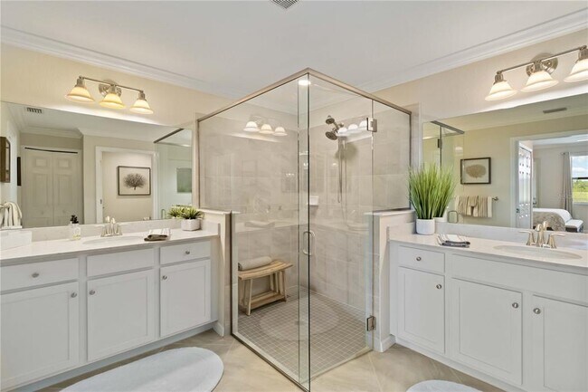 Building Photo - 10805 Tarflower Dr