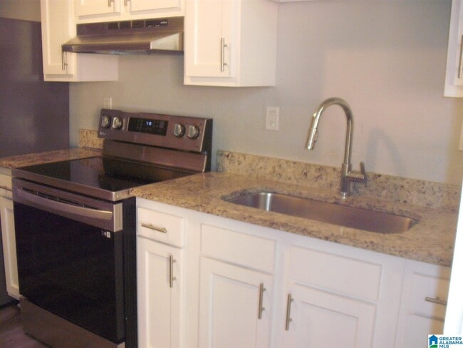 Building Photo - 5017 9th Ct N