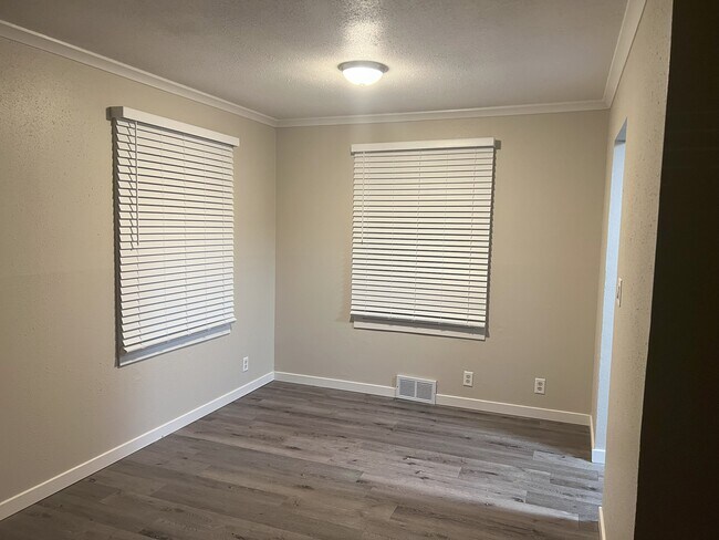 Dinning Room - 1900 Locust St