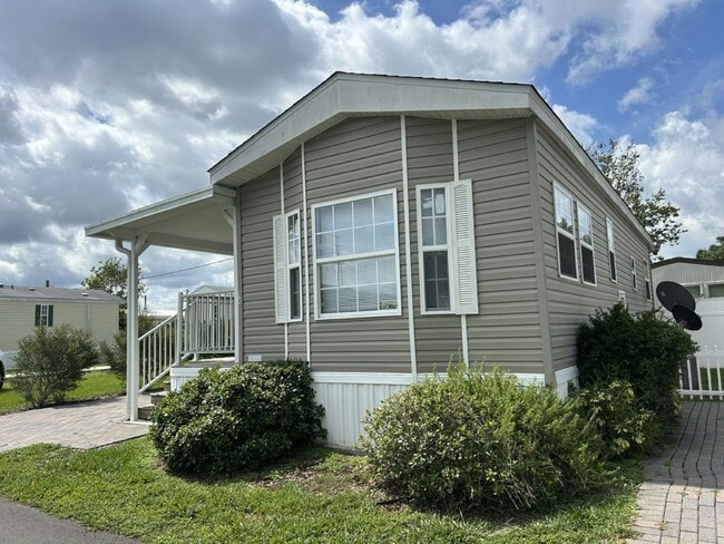 Building Photo - 6941 MacDonald Ct