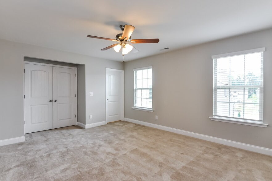 Building Photo - 422 River Dell Townes Ave