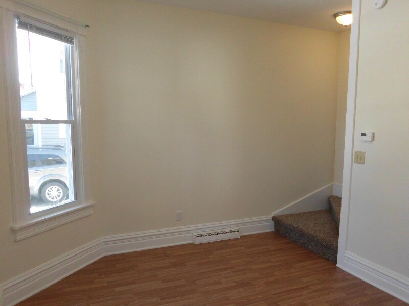 Building Photo - 205 E Pine St