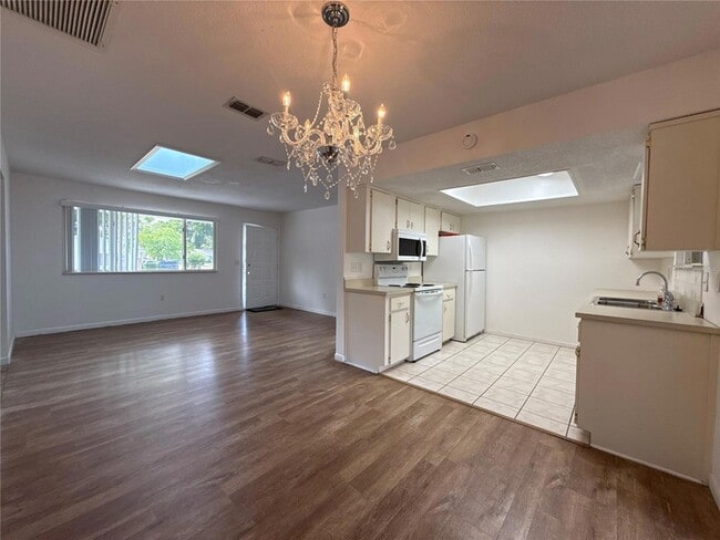 Building Photo - 8942 SW 109th Ln