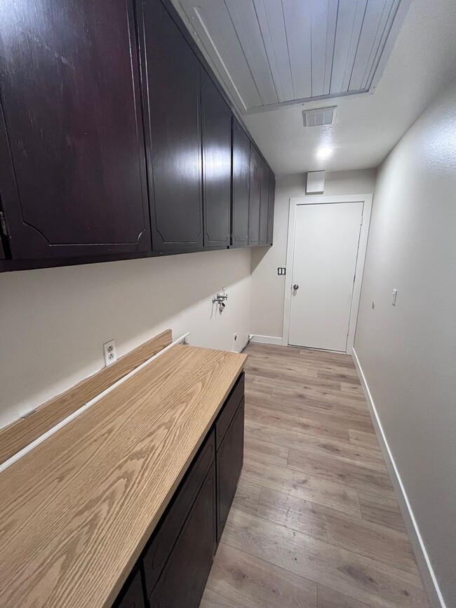 Building Photo - BEAUTIFUL REMODELED HOME IN ROSEVILLE!!