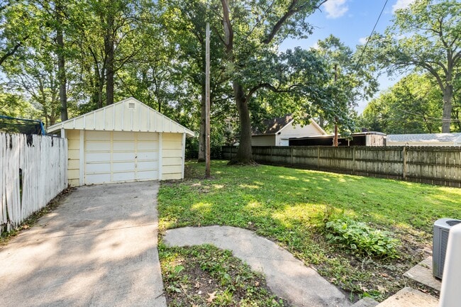 Building Photo - 5310 Winona Dr