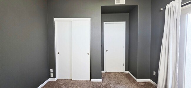 Building Photo - 4120 Beechcraft Way