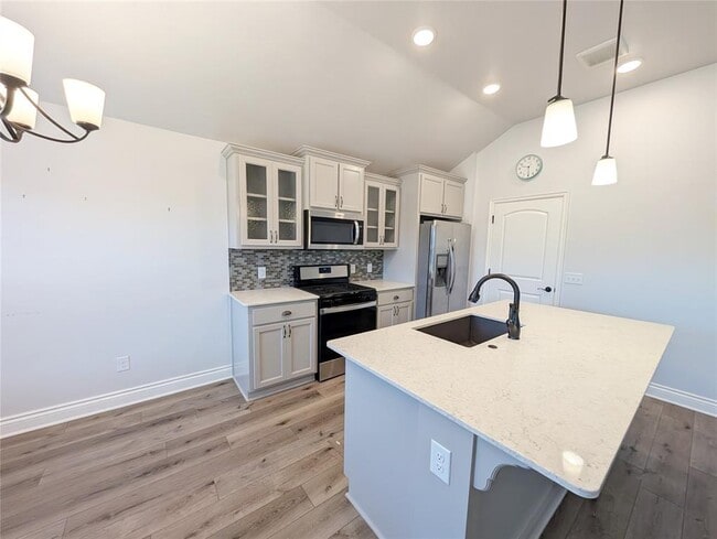 Building Photo - 18637 Como Dr