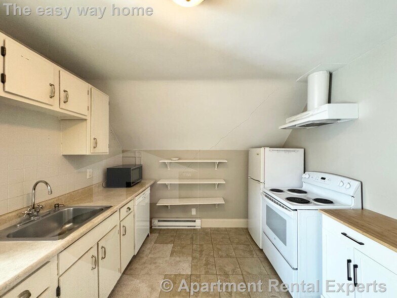 Primary Photo - 8 Charnwood Rd