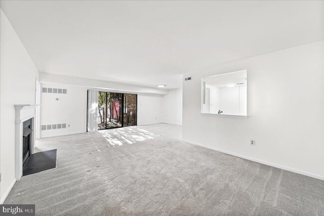 Building Photo - 102 Mountainview Dr