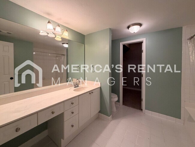 Building Photo - 3505 Savannah Park Ln