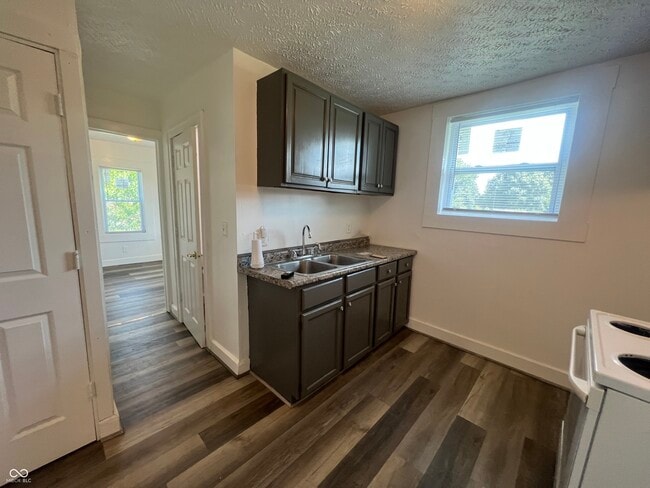 Building Photo - 928 Udell St
