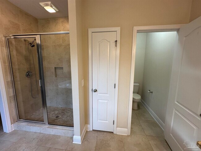 Building Photo - 8864 Spider Lily Way