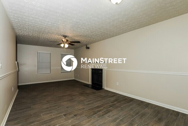 Building Photo - 3 Bedroom Pet-Friendly Home in REX, GA with Main Street Renewal