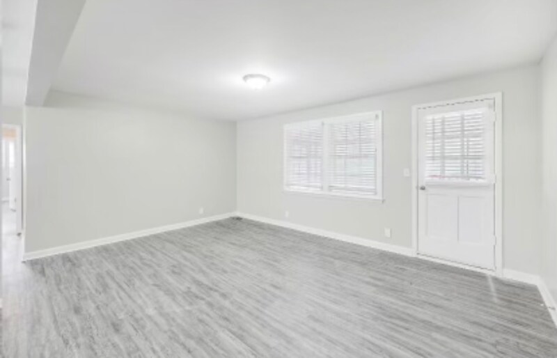 Building Photo - 673 Des Moines Dr