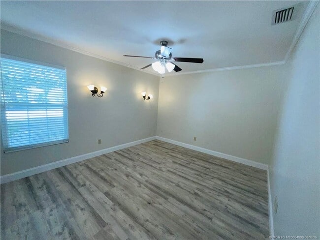 Building Photo - 2061 NE Hoya Calle