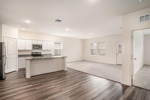 Building Photo - 7439 Corral Smt