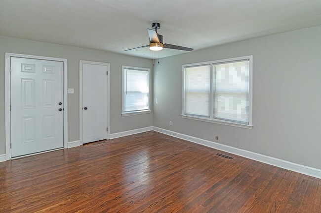 Building Photo - 3 BR | 1 BA Brick Home in Goldsboro - just...
