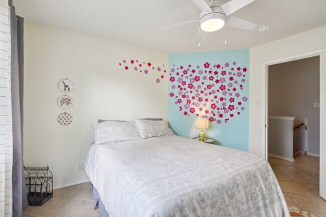 Building Photo - "Discover Comfort & Style: Spacious 3-Bedr...