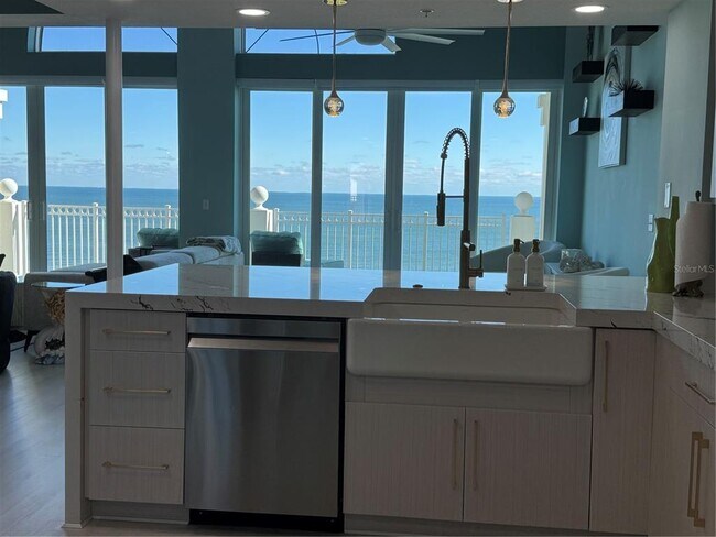 Building Photo - 200 Ocean Crest Dr