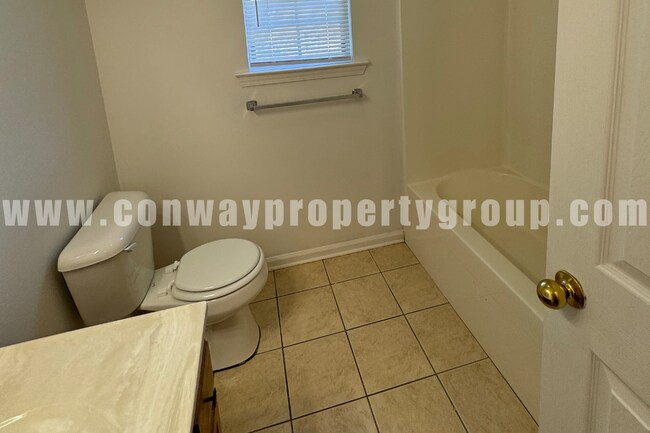 Building Photo - 96 Donna Kay Dr