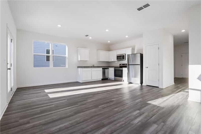 Building Photo - 51 Padley Dr