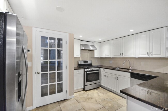 Building Photo - 29 S Eckar St