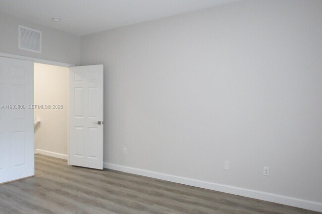 Building Photo - 3558 NW 29th Ct