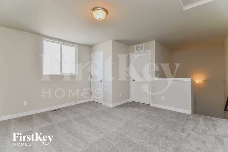 Building Photo - 10393 Luneth Dr