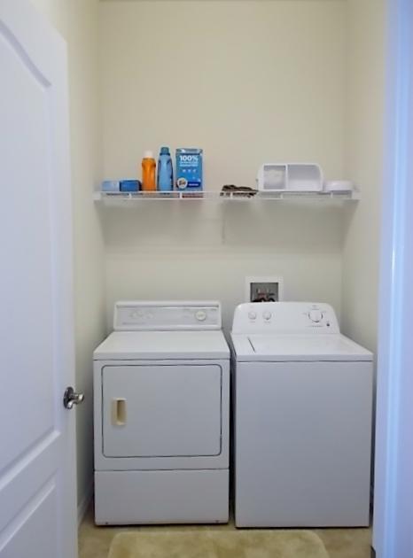 Building Photo - 9 Sycamore Ct E