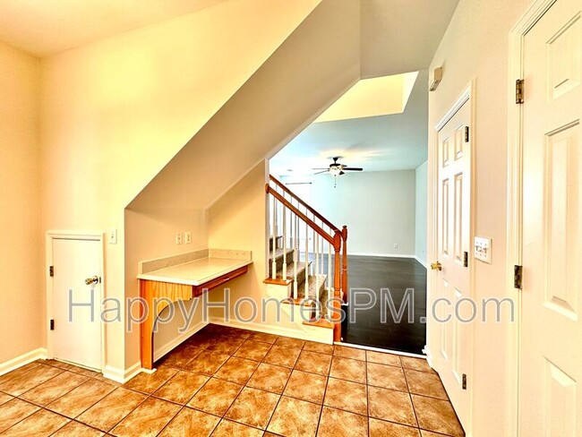 Building Photo - 5400 Greggs Landing