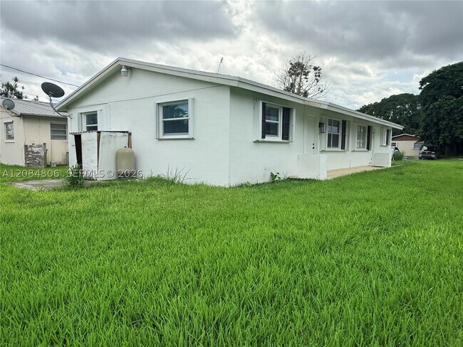 Building Photo - 25423 SW 107th Ct