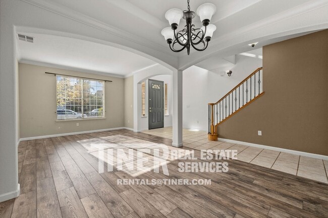 Building Photo - 6530 Aster Ct