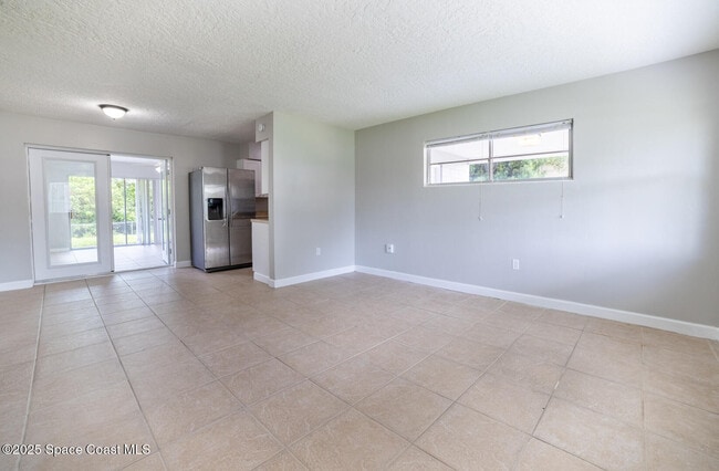 Building Photo - 2285 Dolphin Rd
