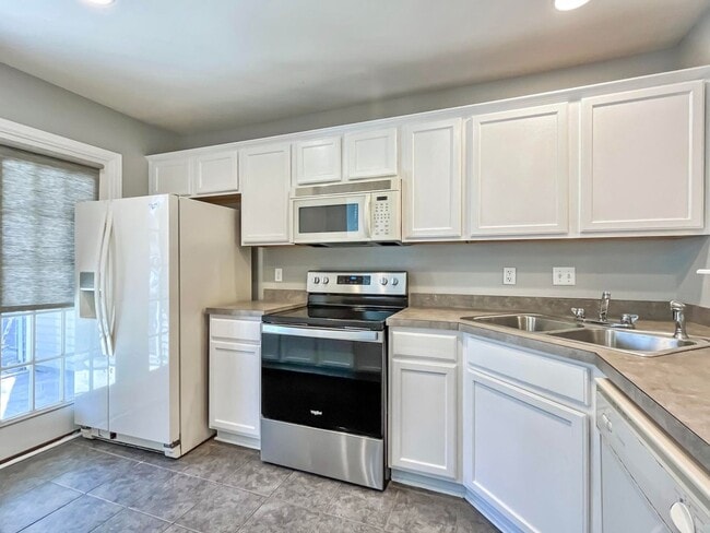 Building Photo - Coosaw Creek 3 bedroom Townhome