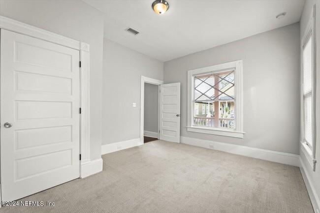 Building Photo - 1950 Redell St