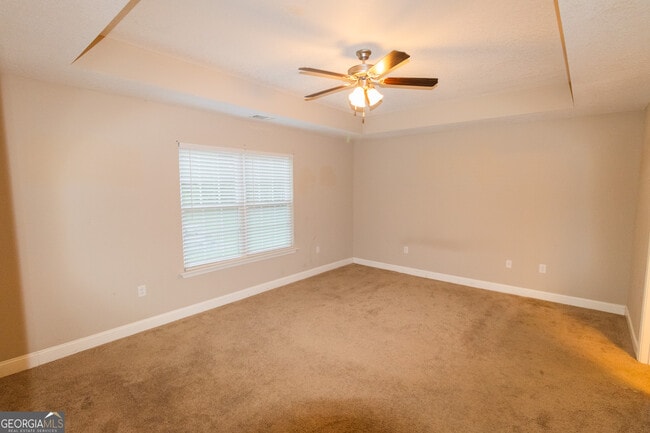 Building Photo - 173 Stillwater Dr