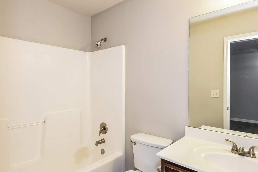 Building Photo - 928 Upland Ives Dr