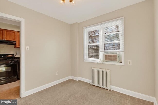 Building Photo - 1410 N Quinn St