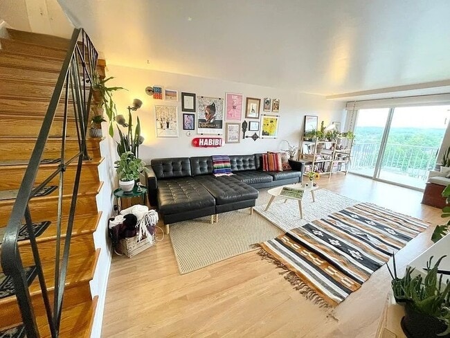 Building Photo - 301 N Beauregard St