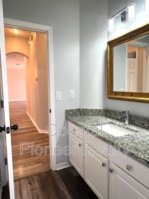 Building Photo - 18111 Sugar Brooke Dr