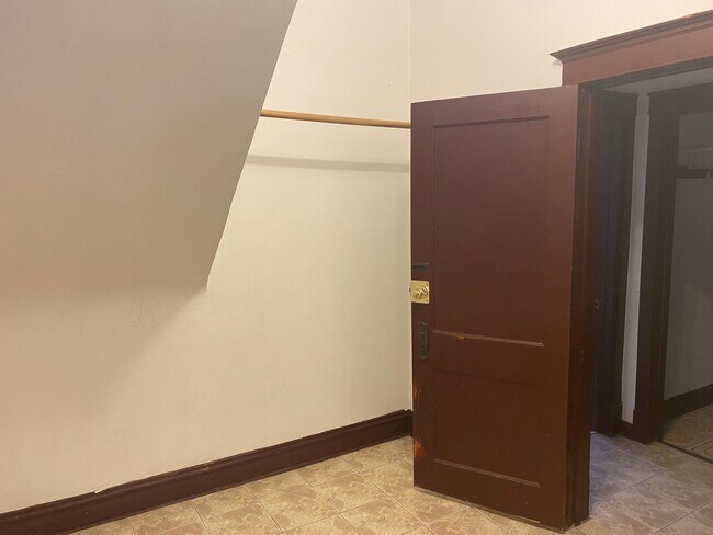 Building Photo - 3116 S Kedvale Ave