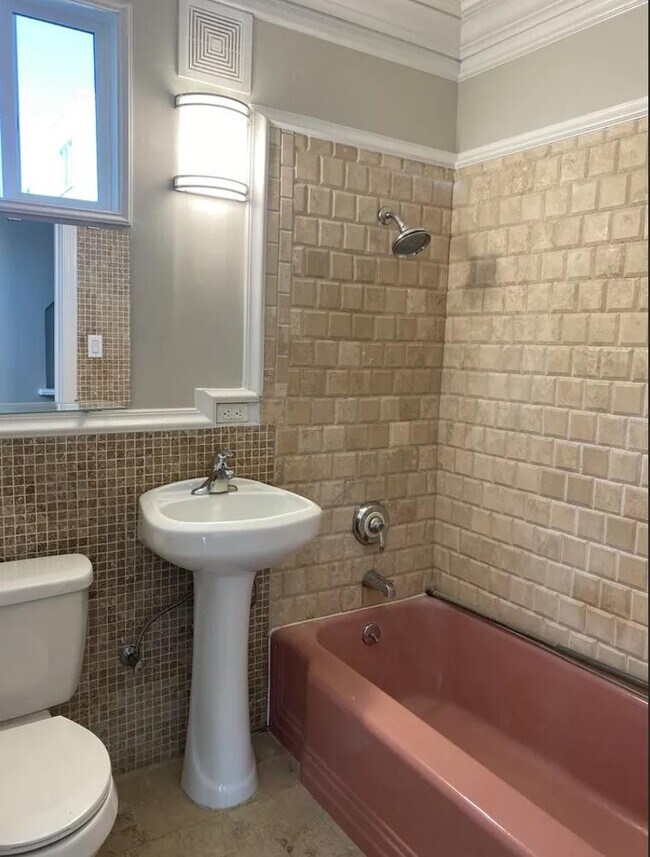 Building Photo - 2612 20th St