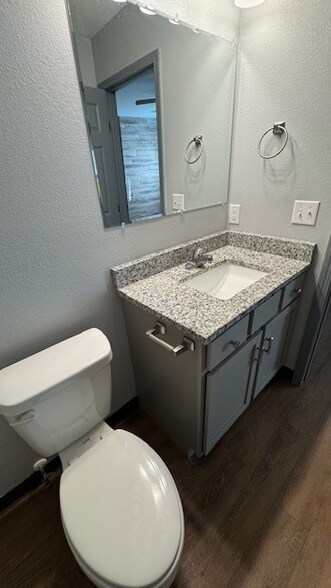 Building Photo - 3331 W Nantucket Ave