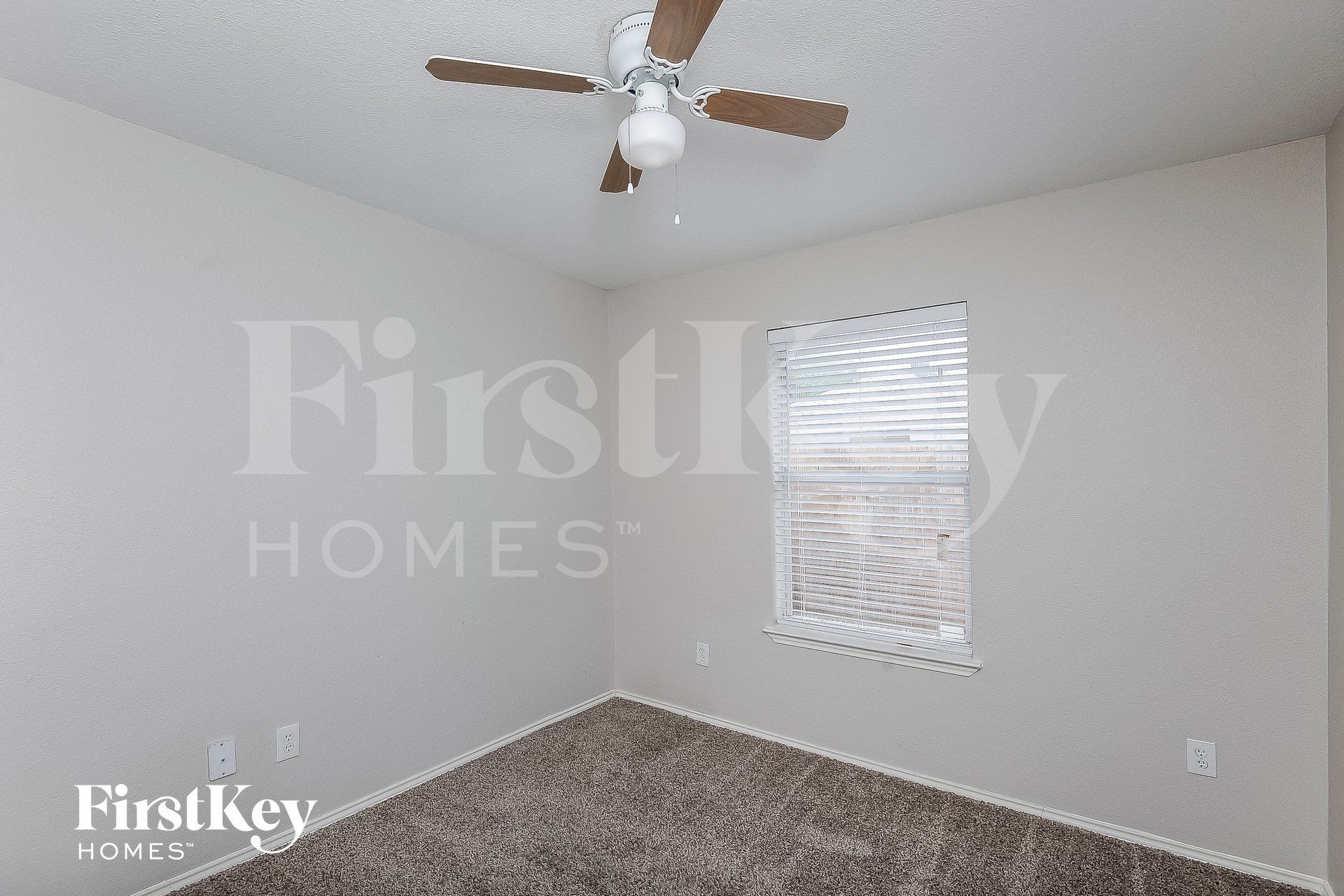 Building Photo - 2508 Esquire Dr