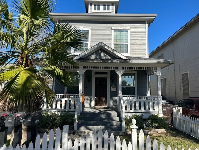 Building Photo - 3602 Avenue O