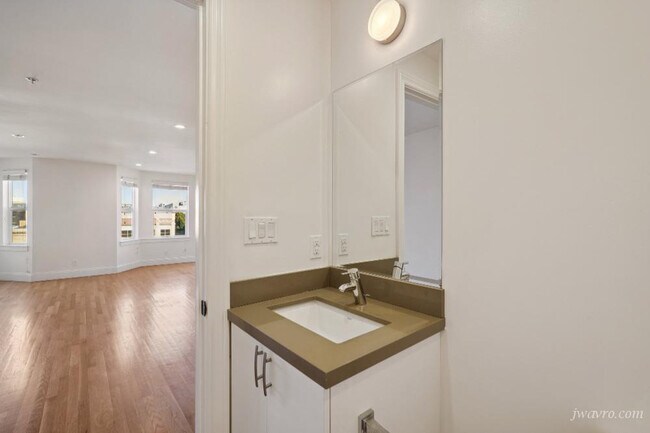 Building Photo - 641 Natoma St