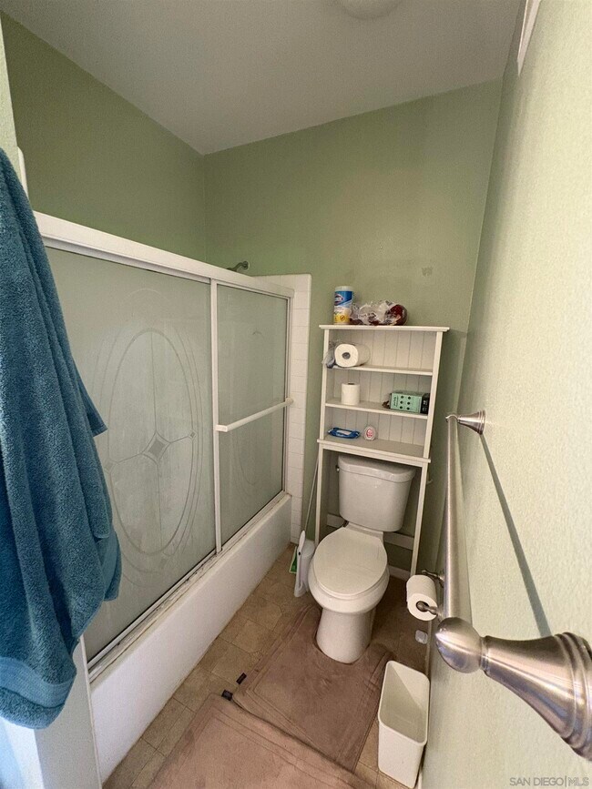 Building Photo - 10915 Sabre Hill Dr